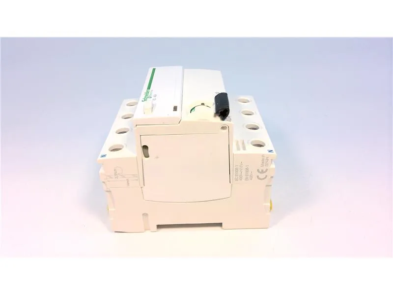 Schneider Electric A9R35440 (image 2)