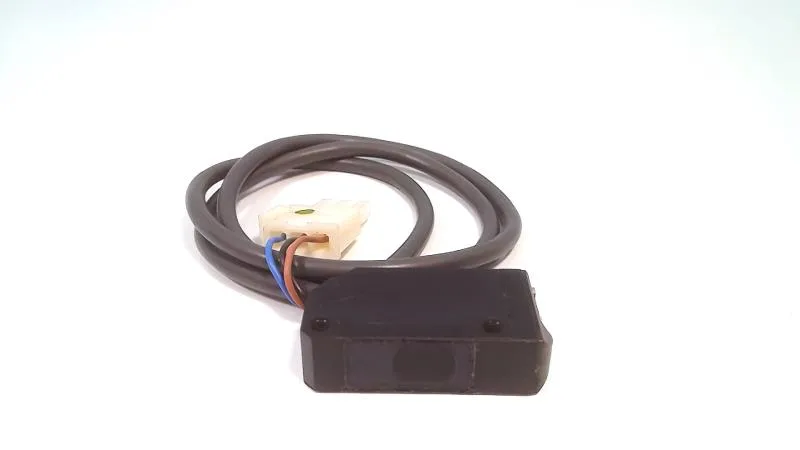 Omron E3V3-T61-10-D — Photoelectric Sensors
