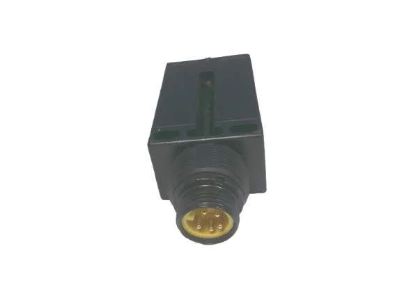 Omron E3JU-XRM4T-MN1 — Photoelectric Sensors (image 3)