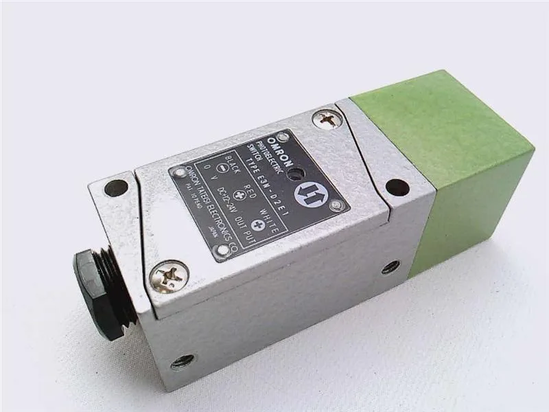 Omron E3N-D2E1 — Photoelectric Sensors (image 2)