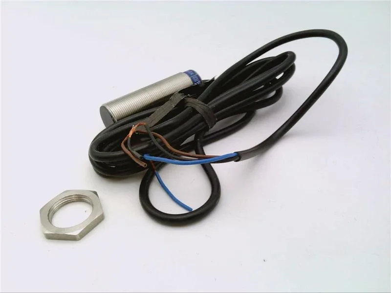 Schneider Electric XS1M18PA371 — Proximity Sensors (image 2)