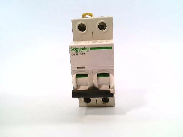 Schneider Electric A9F83202 (image 4)