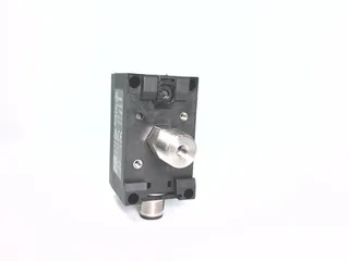 Festo SPAU-P10R-T-R18M-L-PNLK-PNVBA-M12D+T — Pressure Sensors (image 3)