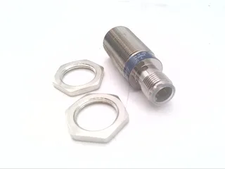 Schneider Electric XS118B3PBM12 — Proximity Sensors (image 2)