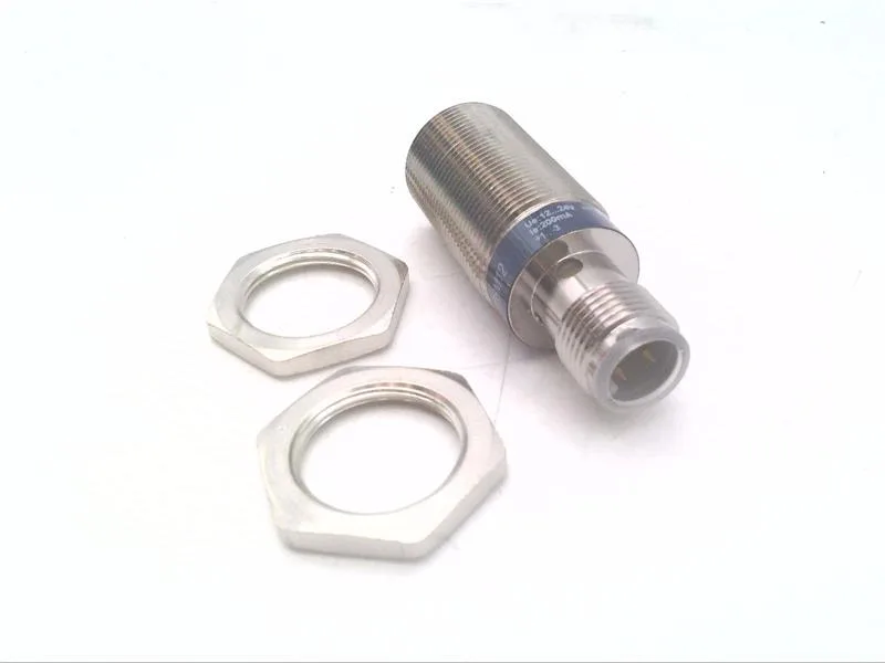 Schneider Electric XS118B3PBM12 — Proximity Sensors (image 2)