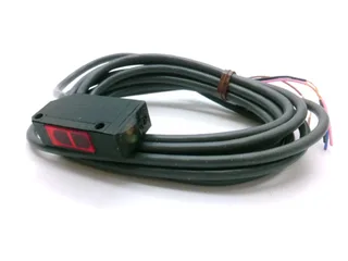 Omron E3V3-D81 — Photoelectric Sensors (image 2)
