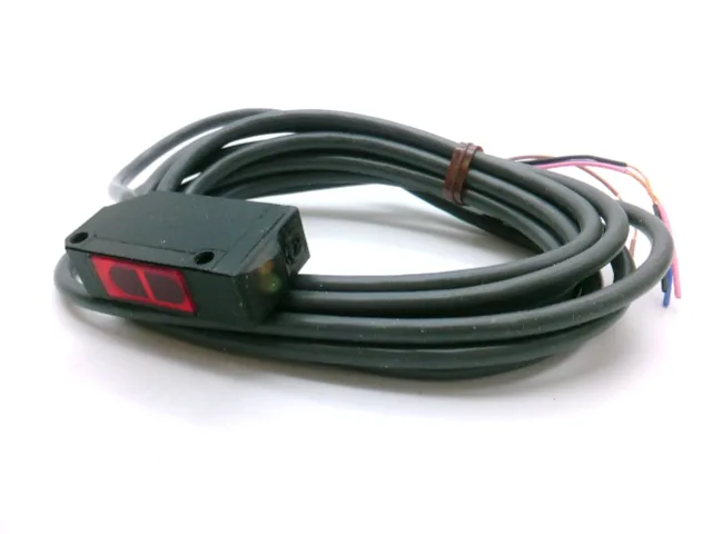 Omron E3V3-D81 — Photoelectric Sensors (image 2)