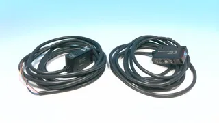 Omron E3S-AT41-D 2M — Photoelectric Sensors