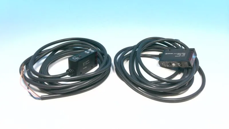Omron E3S-AT41-D 2M — Photoelectric Sensors