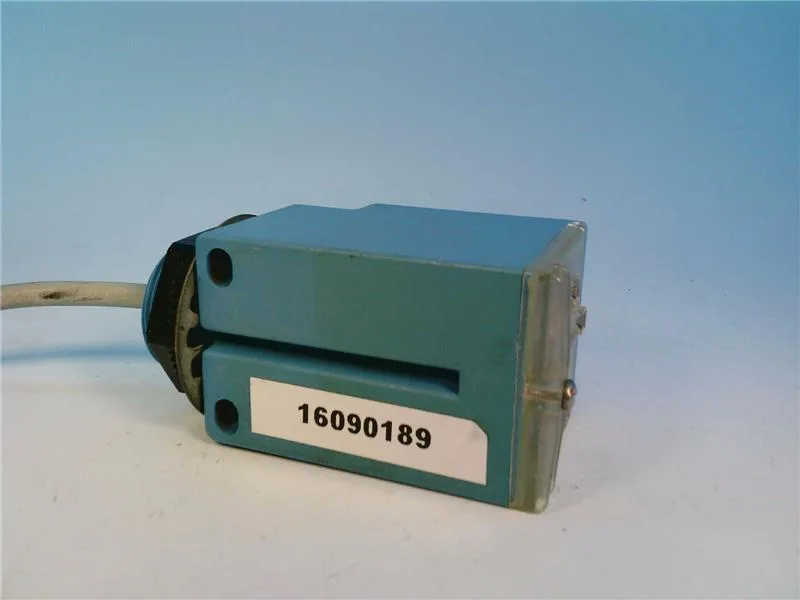 SICK WL2000-M1302 — Photoelectric Sensors (image 2)