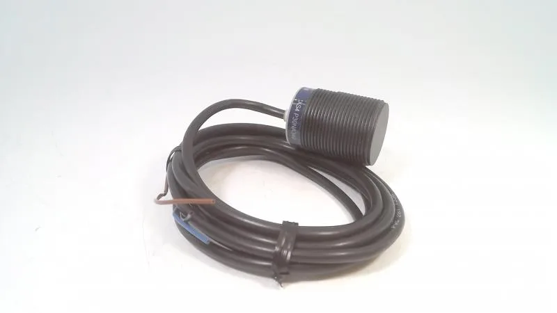 Schneider Electric XS4P30NA340 — Proximity Sensors (image 4)