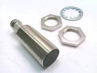 Omron E2B-M18KS05-M1-C1 — Proximity Sensors (image 2)