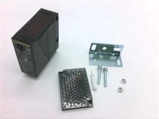 Omron E3JM-R4R4T-US
