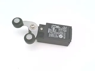 Omron D4N-2CRE — Limit Switches (image 2)