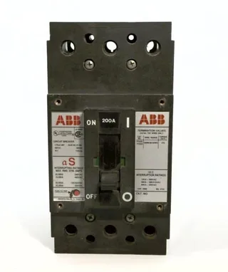 ABB UXAB728131R131 — Molded Case Circuit Breakers (MCCB)