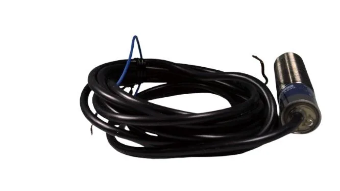 Schneider Electric XU8M18MA230 — Photoelectric Sensors (image 2)