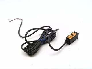 Omron E3S-2LE4 — Photoelectric Sensors (image 2)