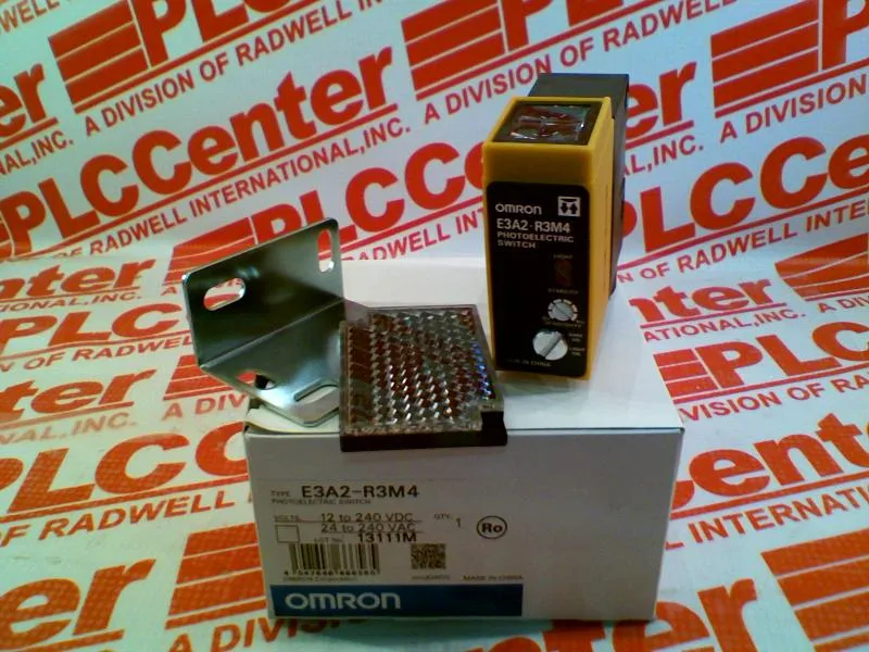 Omron E3A2-R3M4 — Photoelectric Sensors (image 2)