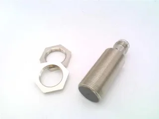 Omron E2A-M18KS08-M1-C2 — Proximity Sensors