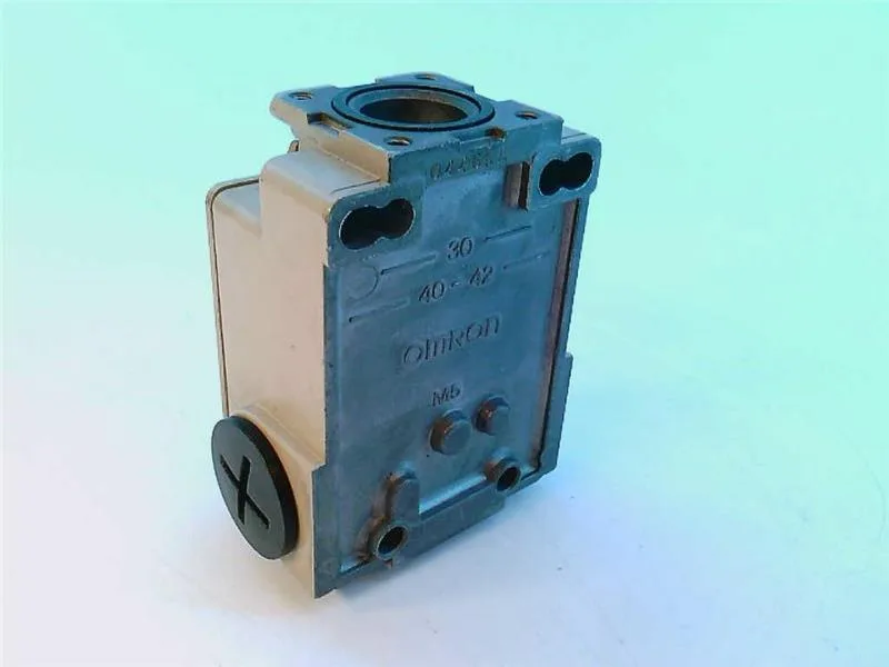 Omron D4B7117N — Limit Switches (image 4)