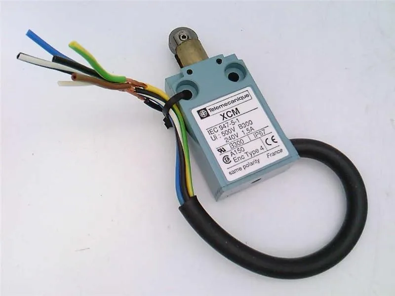 Schneider Electric XCM-A1524569 — Limit Switches