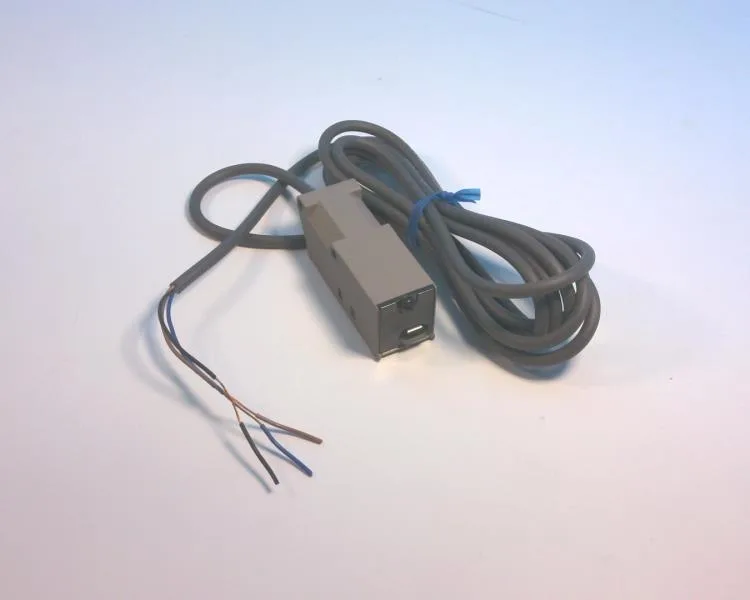 Omron E3S-CR62-C — Photoelectric Sensors (image 2)