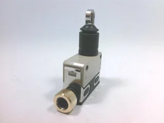 Omron D4E-2D20N — Limit Switches (image 4)