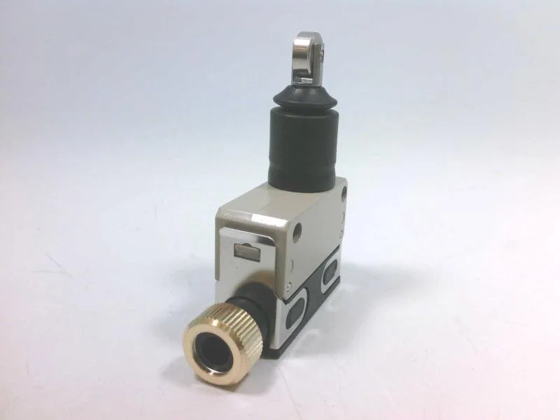 Omron D4E-2D20N — Limit Switches (image 4)