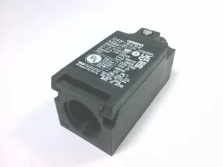 Omron D4N-4C32 — Limit Switches (image 2)