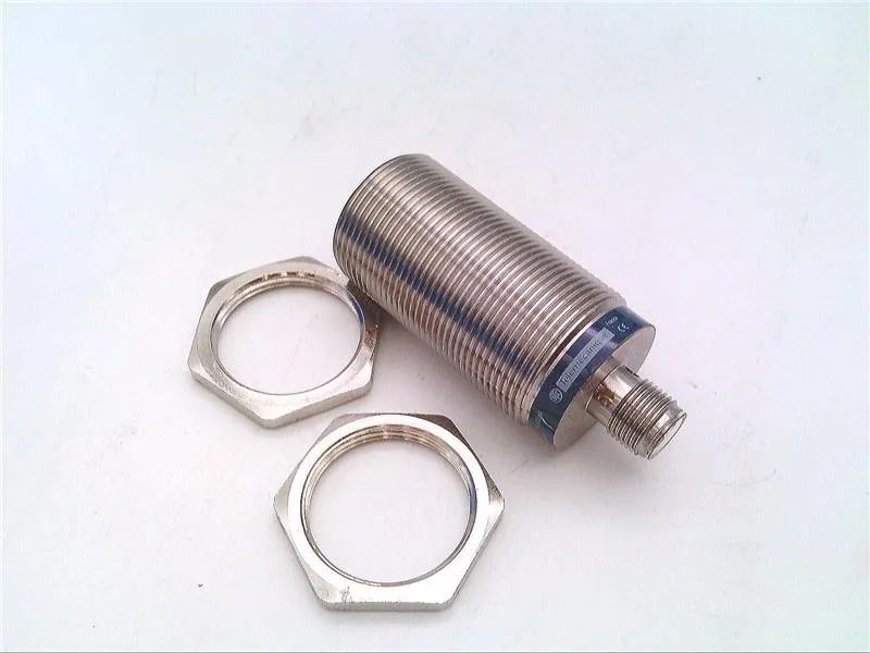 Schneider Electric XS1M30KP340D — Proximity Sensors