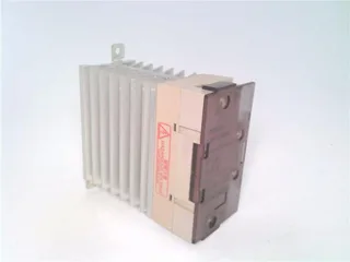 Omron G3PE-545B 12-24VDC — Solid State Relays (image 4)