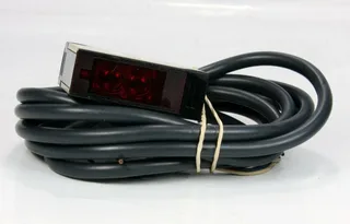 Omron E3JK-R4S3 — Photoelectric Sensors