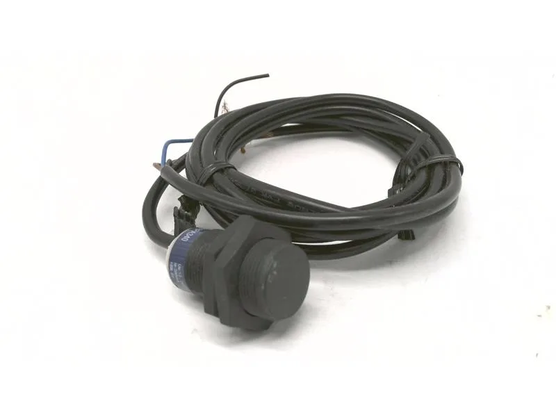 Schneider Electric XS4P18PA340D — Proximity Sensors