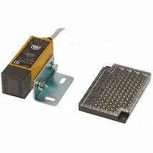 Omron E3S-RS30E4-30 — Photoelectric Sensors (image 2)