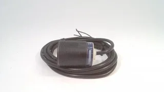 Schneider Electric XS4P30NA340 — Proximity Sensors (image 3)