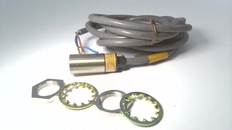 Omron E2E-X5Y1-G 2M — Proximity Sensors (image 2)