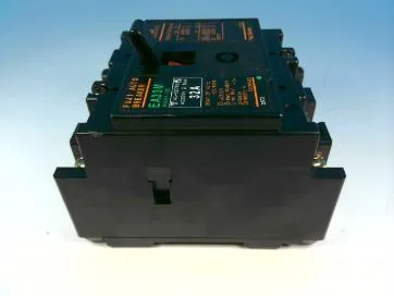Fuji Electric EA33M/32 — Molded Case Circuit Breakers (MCCB) (image 2)