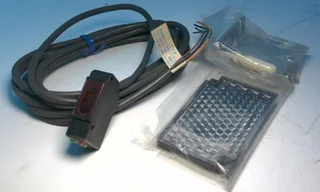Omron E3V-R2B43S