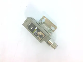 Omron E3S-CR16 — Photoelectric Sensors