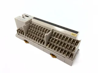 Omron SRT2-OD16T — PLC I/O & Expansion Modules
