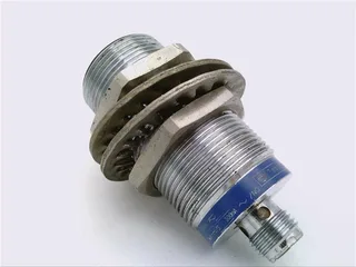 Schneider Electric XS1M30MA230KH4 — Proximity Sensors