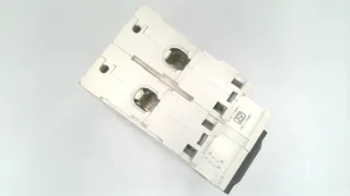 Schneider Electric A9N2P04C — Miniature Circuit Breakers (MCB) (image 2)