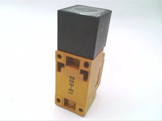 Omron E3N2-50LE4-US — Photoelectric Sensors (image 2)