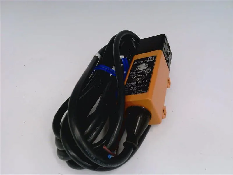 Omron E3S-VS5E42R — Photoelectric Sensors