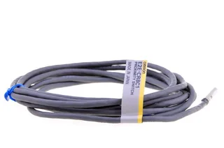 Omron E2E-CR8C1 — Proximity Sensors
