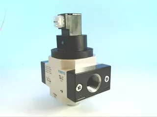 Festo HEE-1/2-D-MIDI-24-NPT — Solenoid & Directional Valves (image 2)