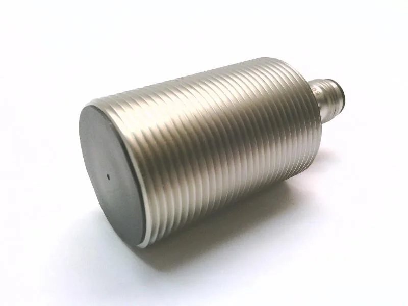 Omron E2B-M30KS10-M1-B2 — Proximity Sensors (image 2)