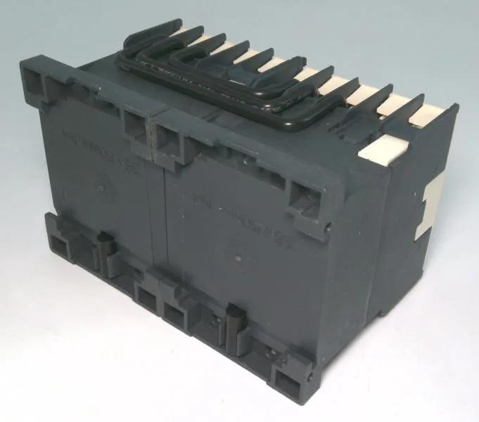 Schneider Electric LC2K0601V7 (image 2)