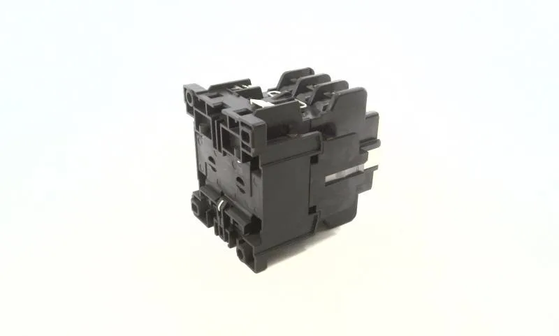 Fuji Electric 4NC0T0122 — Contactors (image 3)