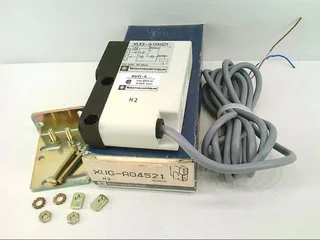 Schneider Electric XUG-A04521 — Photoelectric Sensors (image 2)